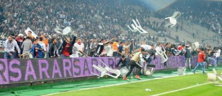 Douazeci de suporteri arestati dupa incidentele de la meciul Besiktas - Galatasaray
